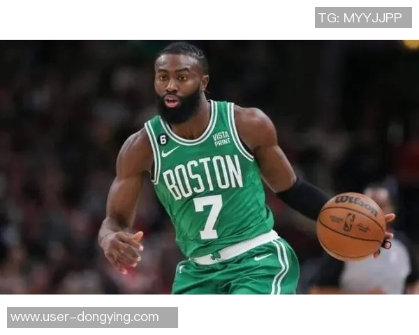 杰伦布朗称赞蒂尔曼表现出色末节发挥堪称现象级的全能球员 杰伦布朗称赞蒂尔曼表现出色末节发挥堪称现象级的全能球员