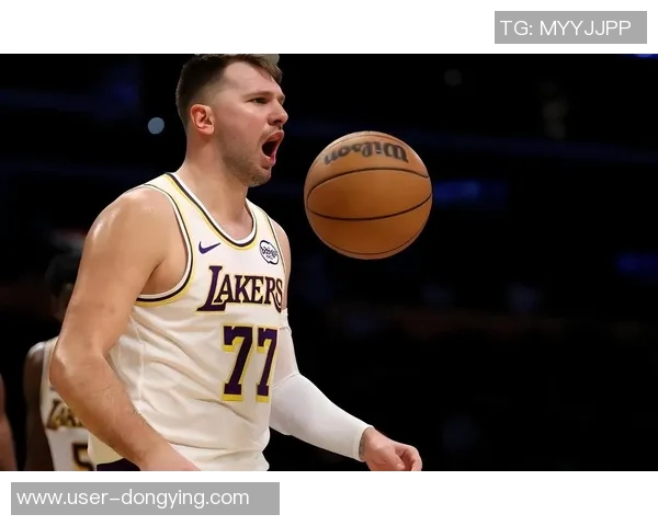 湖人主场对决马刺东契奇荣获一月最佳球员奖杯引关注 湖人主场对决马刺东契奇荣获一月最佳球员奖杯引关注